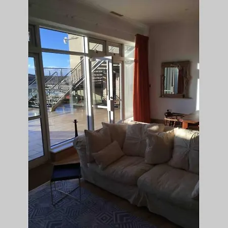 The Loft @ Bay Apartamento Clifden