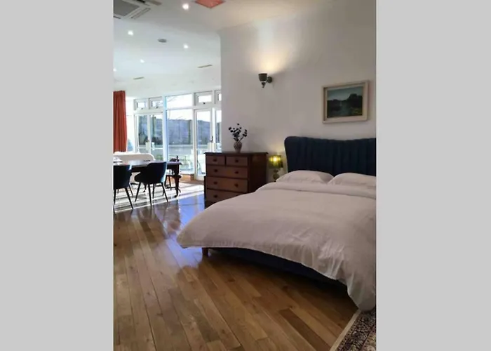 The Loft @ Bay Apartmán